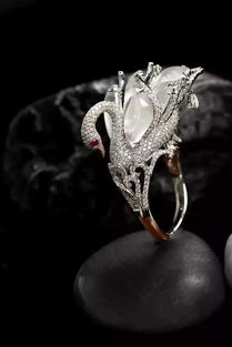 翡翠镶嵌 珠宝首饰零售中魅力倍增的艺术